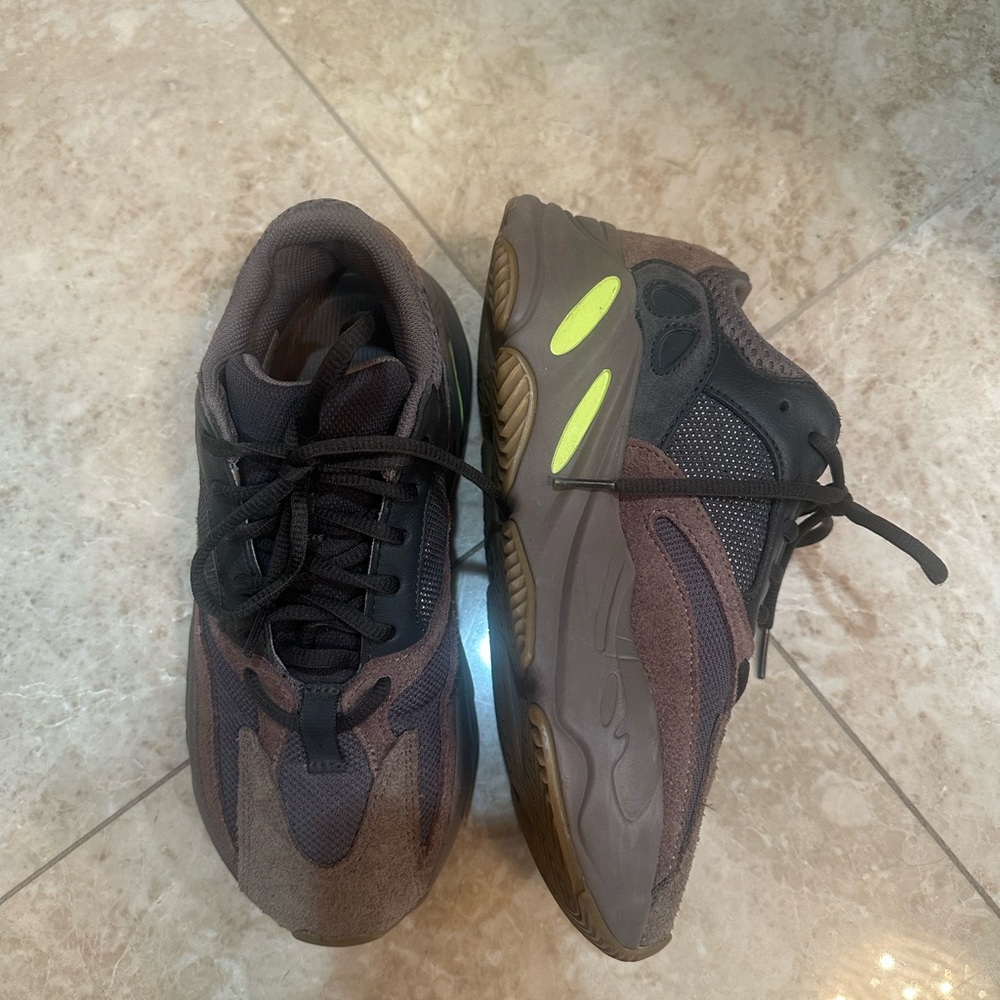Yeezy Boost 700